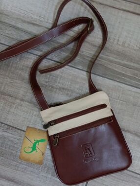 TICA..RIO CROSSBODY PURSE..TRAVISO BAY NAPLES INSIGNIA..